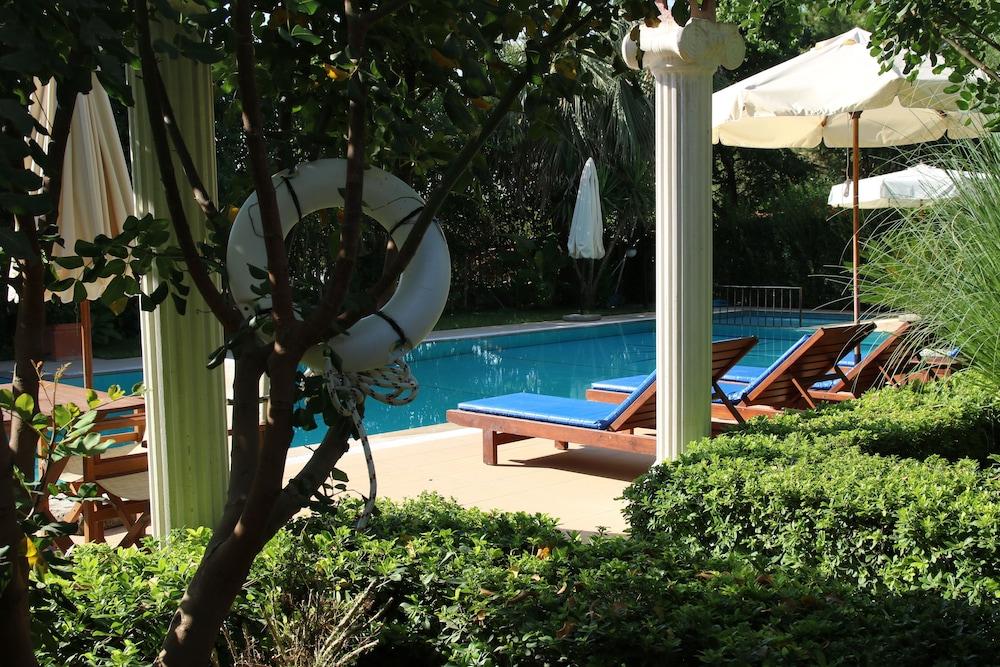 גוג'ק Hotel Dalos מראה חיצוני תמונה