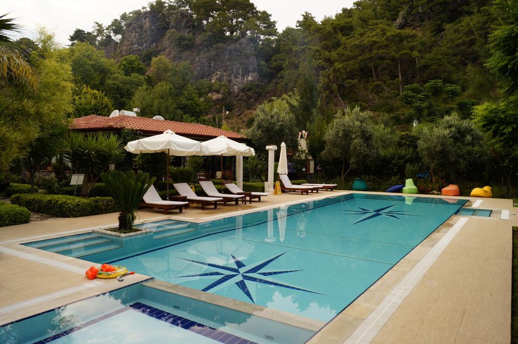 גוג'ק Hotel Dalos מראה חיצוני תמונה