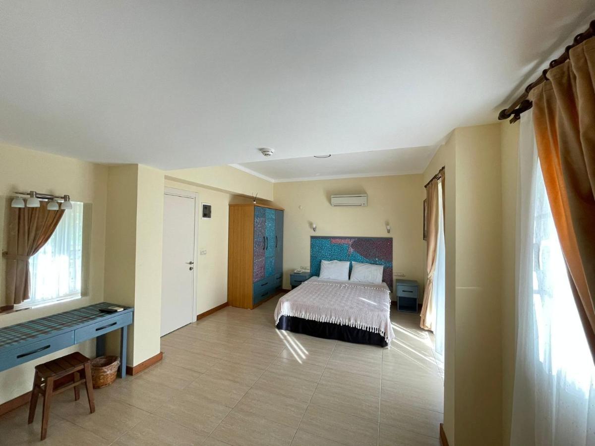 גוג'ק Hotel Dalos מראה חיצוני תמונה