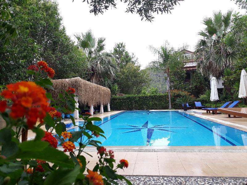 גוג'ק Hotel Dalos מראה חיצוני תמונה