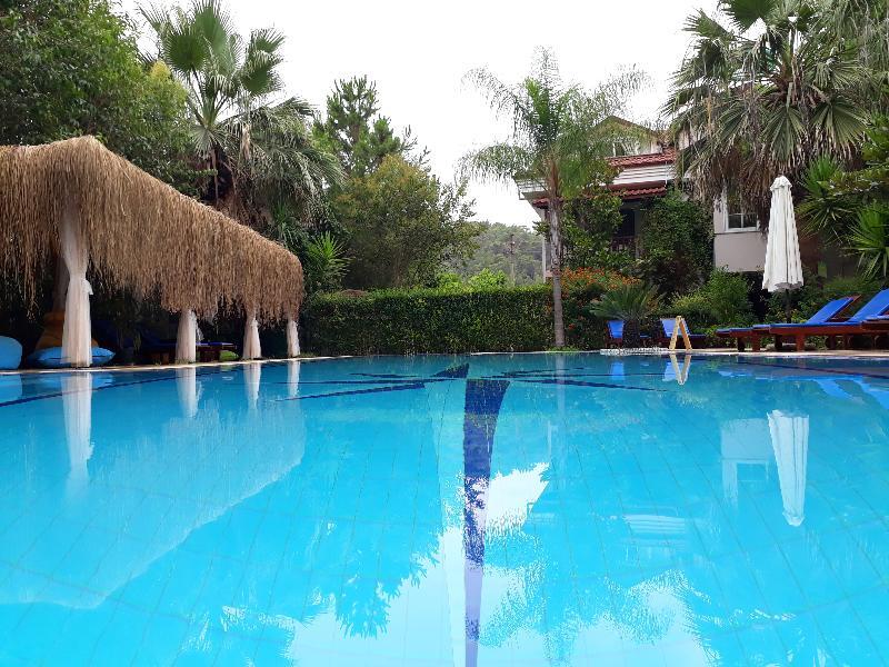 גוג'ק Hotel Dalos מראה חיצוני תמונה